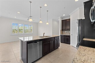 8531 Violeta St in Bonita Springs, FL - Foto de edificio - Building Photo