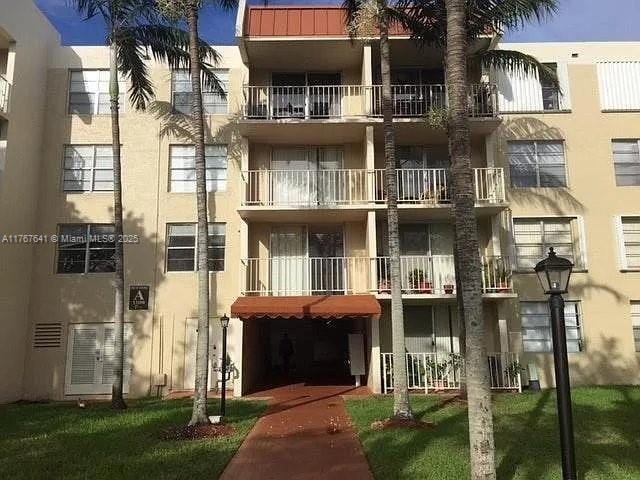 13100 SW 92nd Ave, Unit A-216 in Miami, FL - Foto de edificio