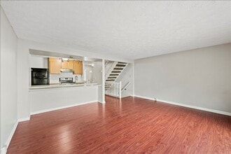 11528 Sunset Cove Ln in Indianapolis, IN - Building Photo - Building Photo