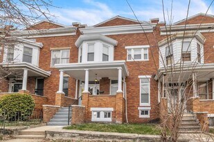 810 Brooks Ln in Baltimore, MD - Building Photo