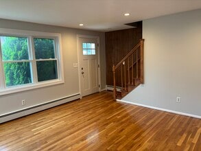 54 Kelly St, Unit Duplex in Lincoln, RI - Building Photo - Building Photo