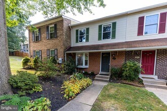 8914 Shamrock Ct in Springfield, VA - Building Photo - Building Photo