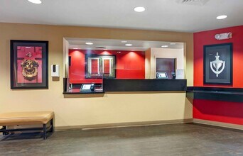 Furnished Studio-Palm Springs - Airport in Palm Springs, CA - Foto de edificio - Building Photo