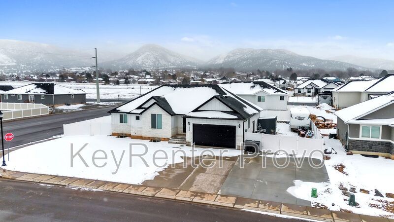1226 N 150 E in Nephi, UT - Building Photo