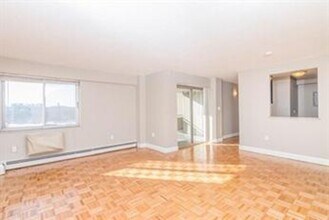 1025 Hancock St in Quincy, MA - Building Photo - Building Photo