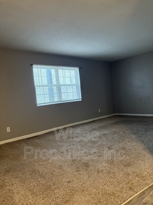 1113 Grooms in Pawnee, IL - Building Photo - Building Photo