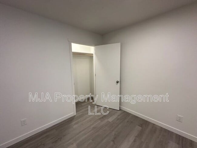 498 East Fort Union Blvd in Midvale, UT - Building Photo - Building Photo