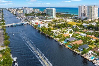 301 S Riverside Dr in Pompano Beach, FL - Foto de edificio - Building Photo