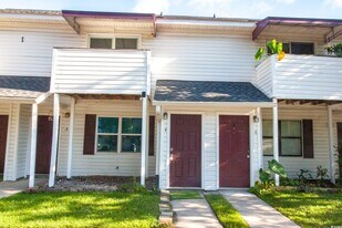 209 Cedar St in Myrtle Beach, SC - Building Photo