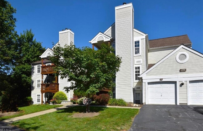 1448 Cedarwood Dr, Unit D1 in Westlake, OH - Building Photo - Building Photo