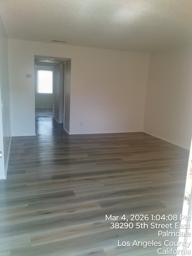 38290 5th St E in Palmdale, CA - Building Photo - Building Photo