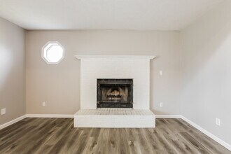 8460 Countryside Ct in Indianapolis, IN - Foto de edificio - Building Photo