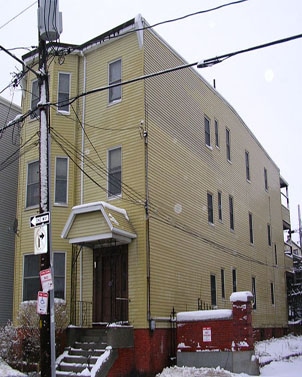 348 Saratoga St in East Boston, MA - Building Photo