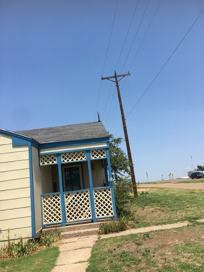 1507 Cooley Dr in Borger, TX - Foto de edificio - Building Photo