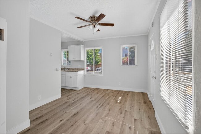 2652 E 15th St in Long Beach, CA - Building Photo - Building Photo