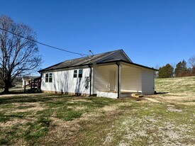 6173 Unitia Rd in Lenoir City, TN - Building Photo