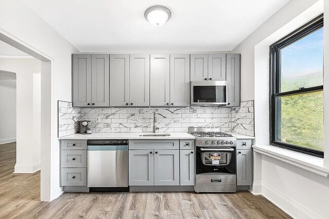 21-39 78th St in Queens, NY - Building Photo - Building Photo