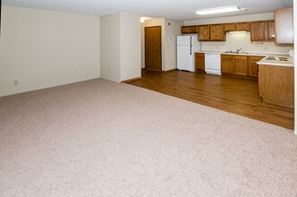 317 Simonson Rd, Unit 1 in Saint Croix Falls, WI - Building Photo - Building Photo