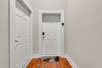 515 College St, Unit A in Columbus, MS - Foto de edificio - Building Photo