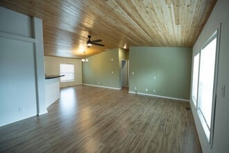2255 Fuller Ln in Lebanon, OR - Building Photo - Building Photo