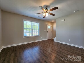 321 Kimball St in Kannapolis, NC - Foto de edificio - Building Photo