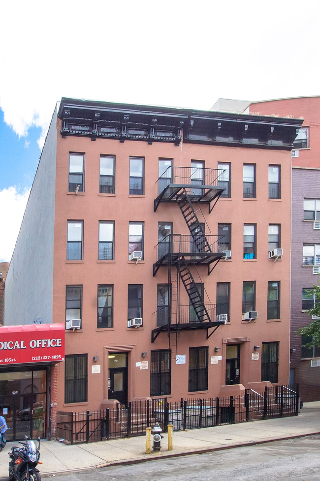 229 E 105th St in New York, NY - Building Photo - Building Photo