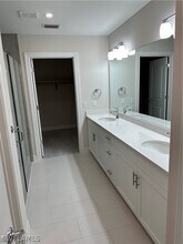 214 Indies Dr E in Naples, FL - Building Photo - Building Photo