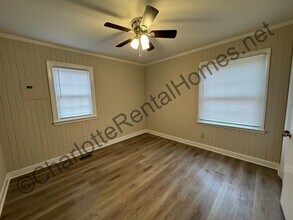 9311 Old Moores Chapel Rd in Charlotte, NC - Building Photo - Building Photo