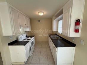 6294 Porterfield Ct in Stockton, CA - Foto de edificio - Building Photo