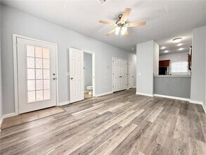 611 W Grove Ave in Springdale, AR - Building Photo - Building Photo