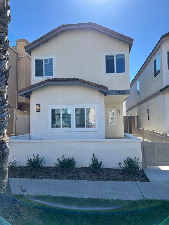 property at 204 18th St