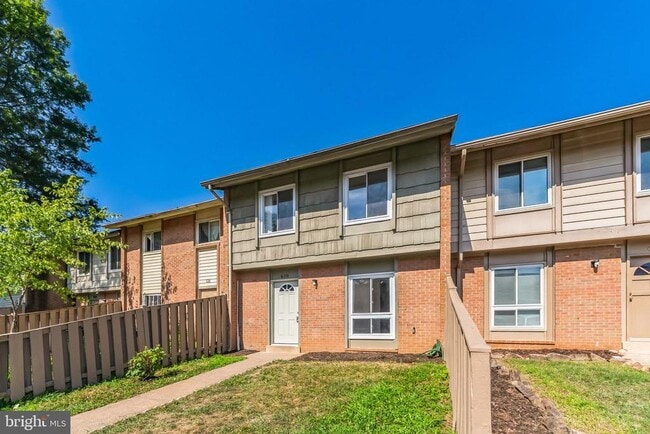 630 Clearwater Ct
