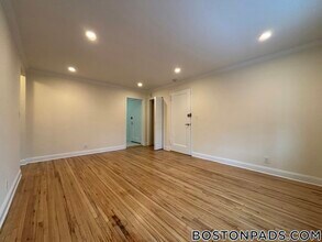 84 St Paul St, Unit 1 in Brookline, MA - Building Photo - Building Photo