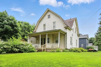 203 E McKinley St in Owatonna, MN - Building Photo - Building Photo