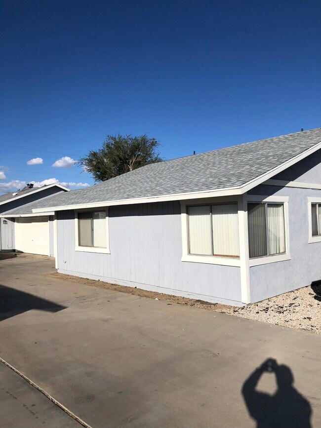 13910 Juniper St Rentals in Hesperia, CA