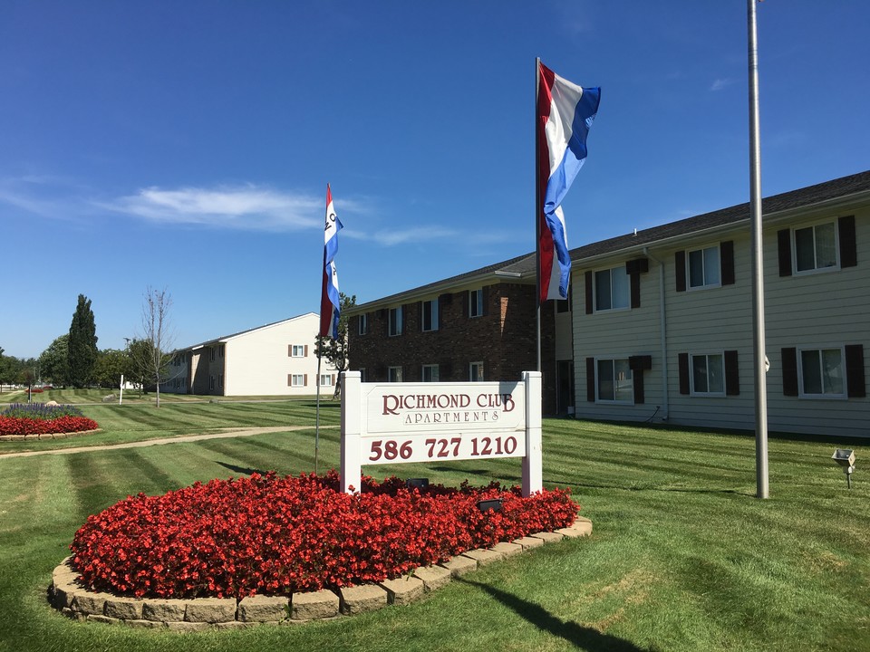 Richmond Club Apartments in Richmond, MI - Building Photo