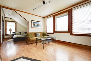 2102 Grand Ave in Everett, WA - Building Photo