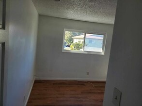 2114 Peppertree Way, Unit #4 in Antioch, CA - Foto de edificio - Building Photo