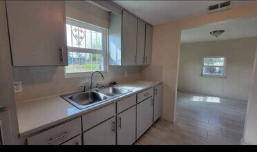 41786 W Expressway 83 in La Joya, TX - Building Photo - Building Photo