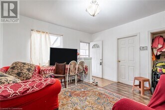 34 Douglas Ave in Hamilton, ON - Building Photo - Building Photo