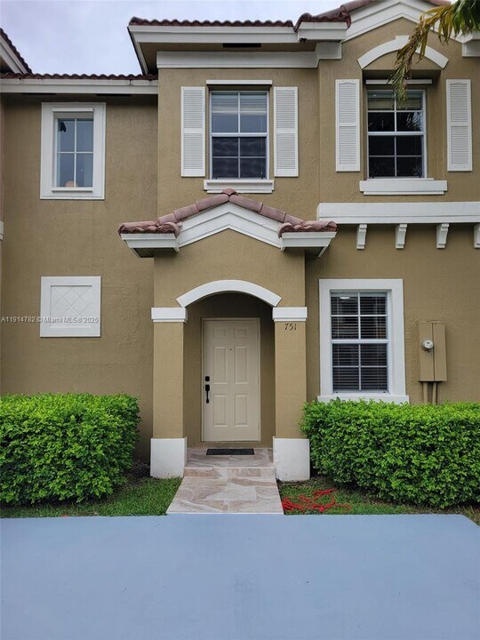 751 SE 2nd St in Homestead, FL - Building Photo