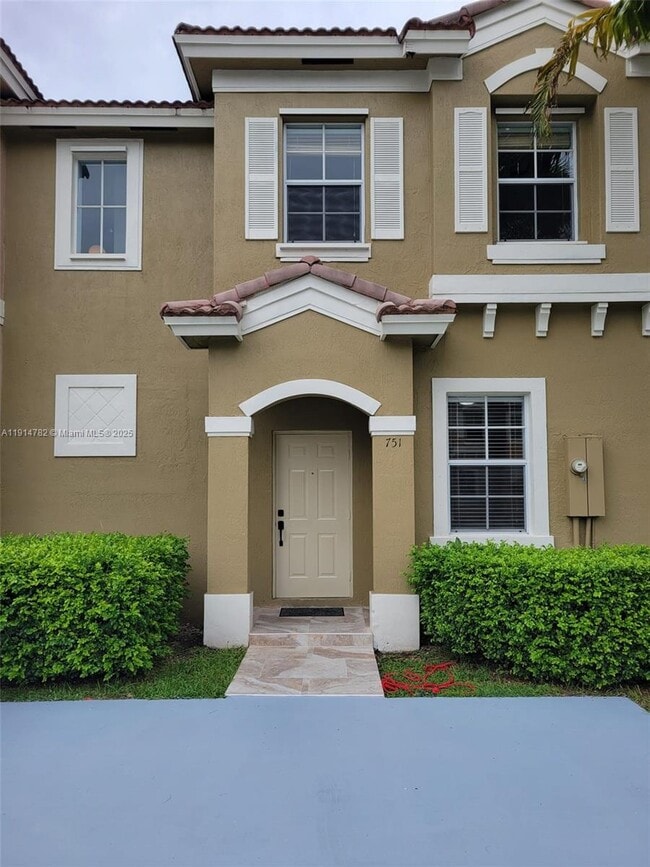 property at 751 SE 2nd St