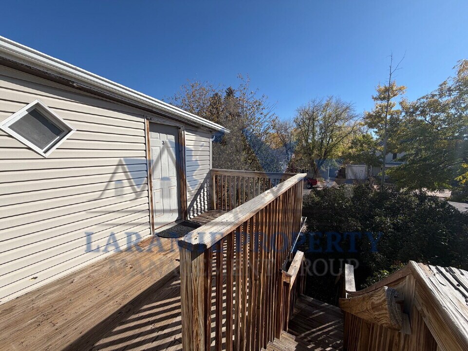 614 S 5th St in Laramie, WY - Building Photo