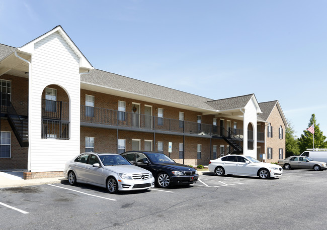 Eastgate Village Apartments in Greenville, NC - Building Photo - Building Photo