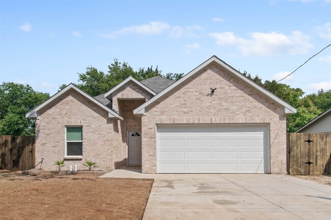2006 Throckmorton St in Gainesville, TX - Foto de edificio - Building Photo