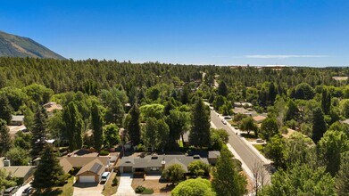 1202 N Navajo Dr in Flagstaff, AZ - Building Photo - Building Photo