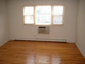 Hollywood Beach in Chicago, IL - Foto de edificio - Interior Photo