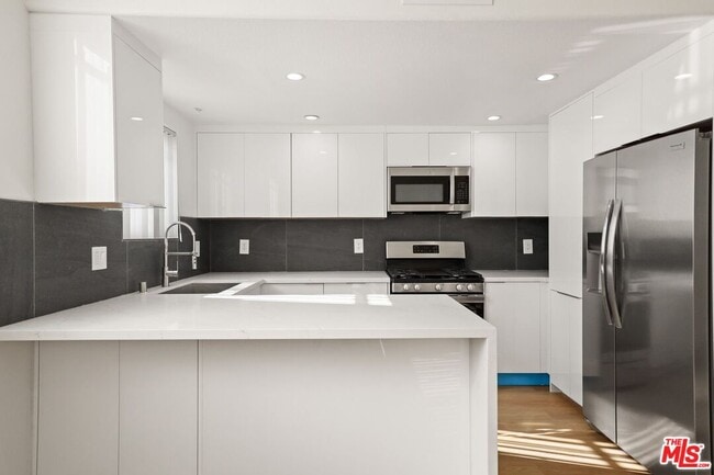 1623 Brockton Ave in Los Angeles, CA - Building Photo - Building Photo