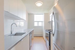 Glen Terrace Apartments in Hamilton, ON - Building Photo