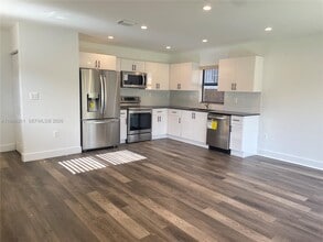 1063 NW 31st St in Miami, FL - Building Photo - Building Photo